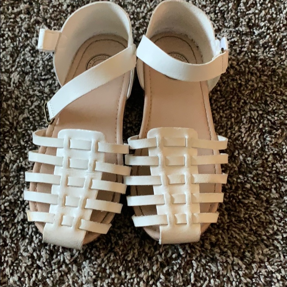 White huracha sandals